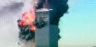 برج دوقلوي نيويورك پس از برخورد هواپيماها